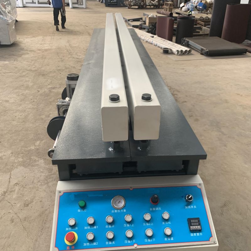 Round bump welding of plastic plate